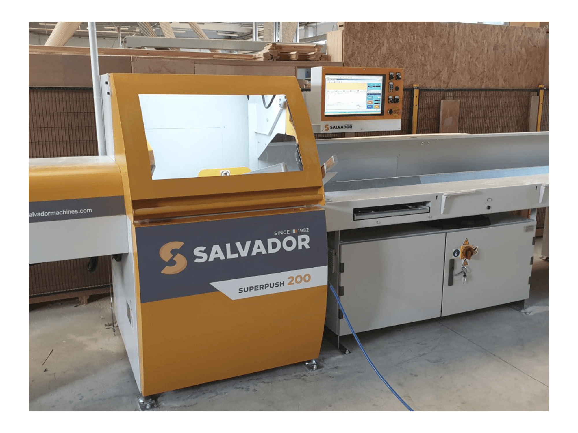Vooraanzicht van SALVADOR Superpush 200 machine