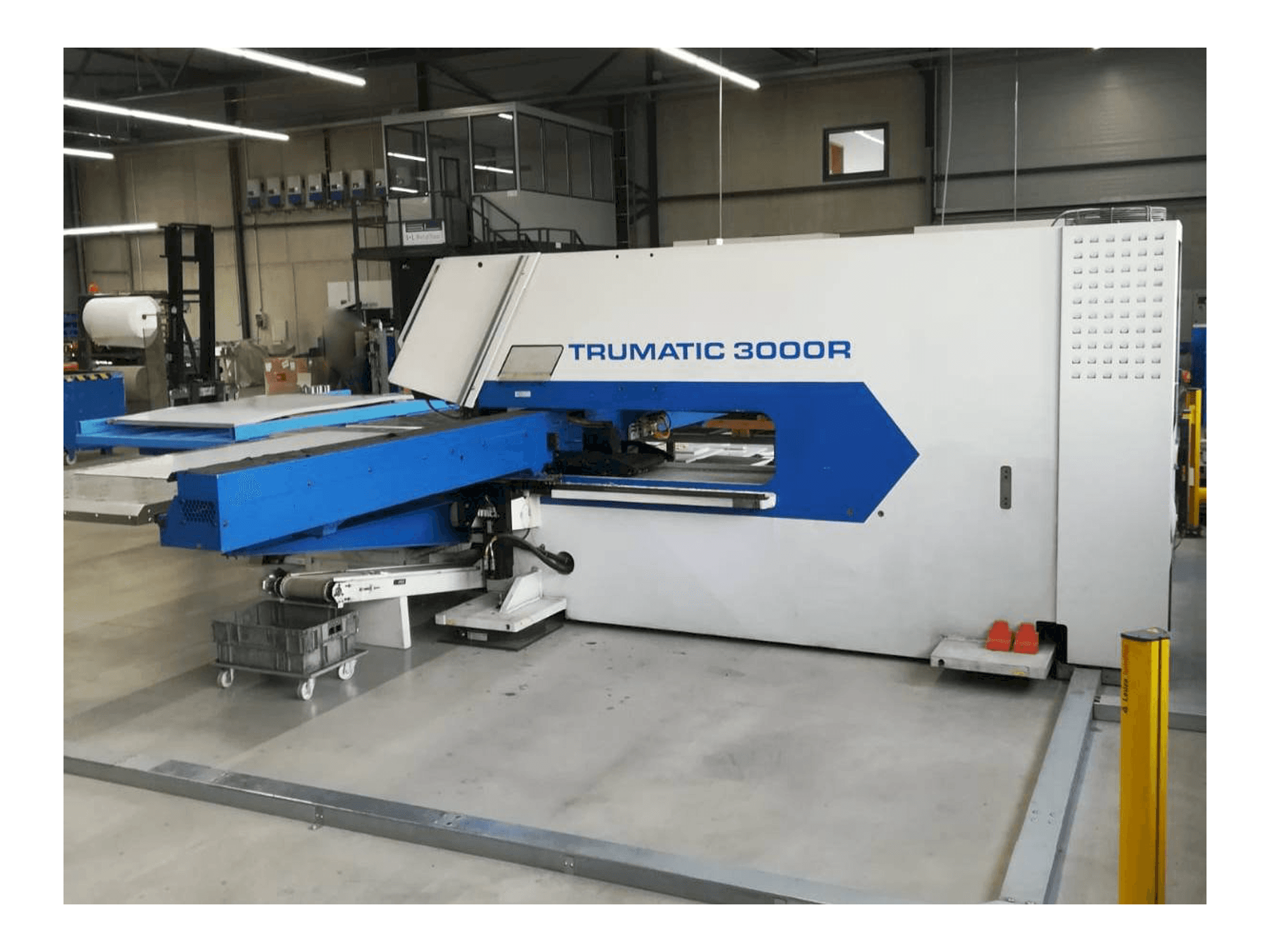 Vooraanzicht van Trumpf Trumatic 3000R machine