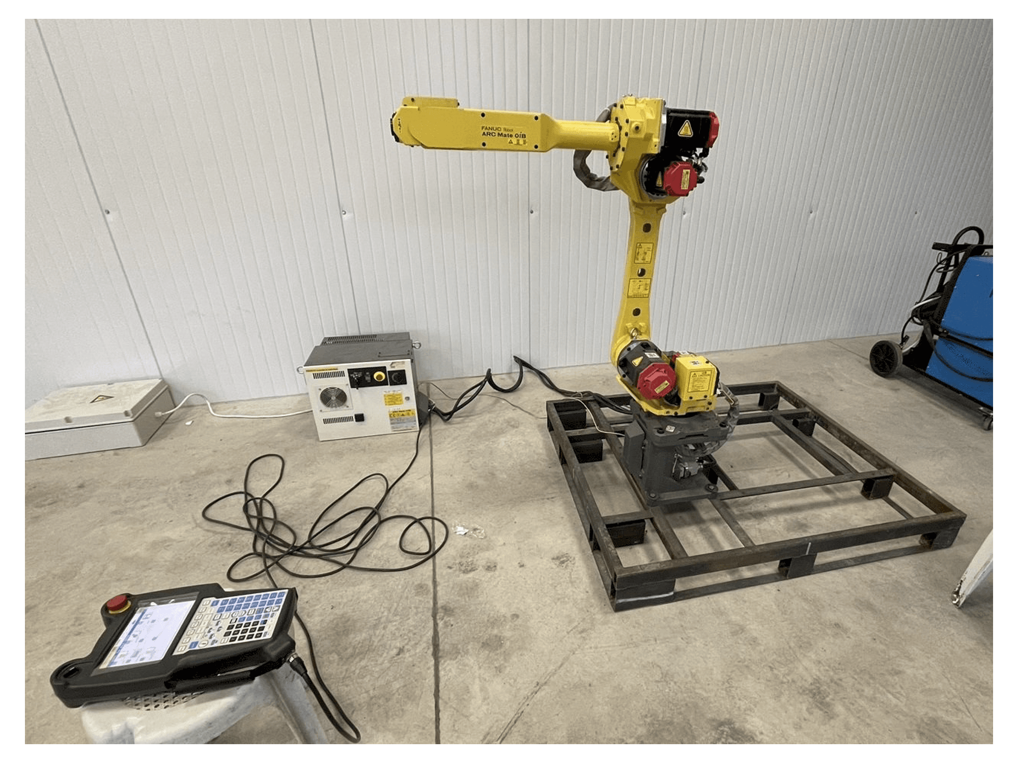 Vooraanzicht van FANUC Arc mate 0iB machine