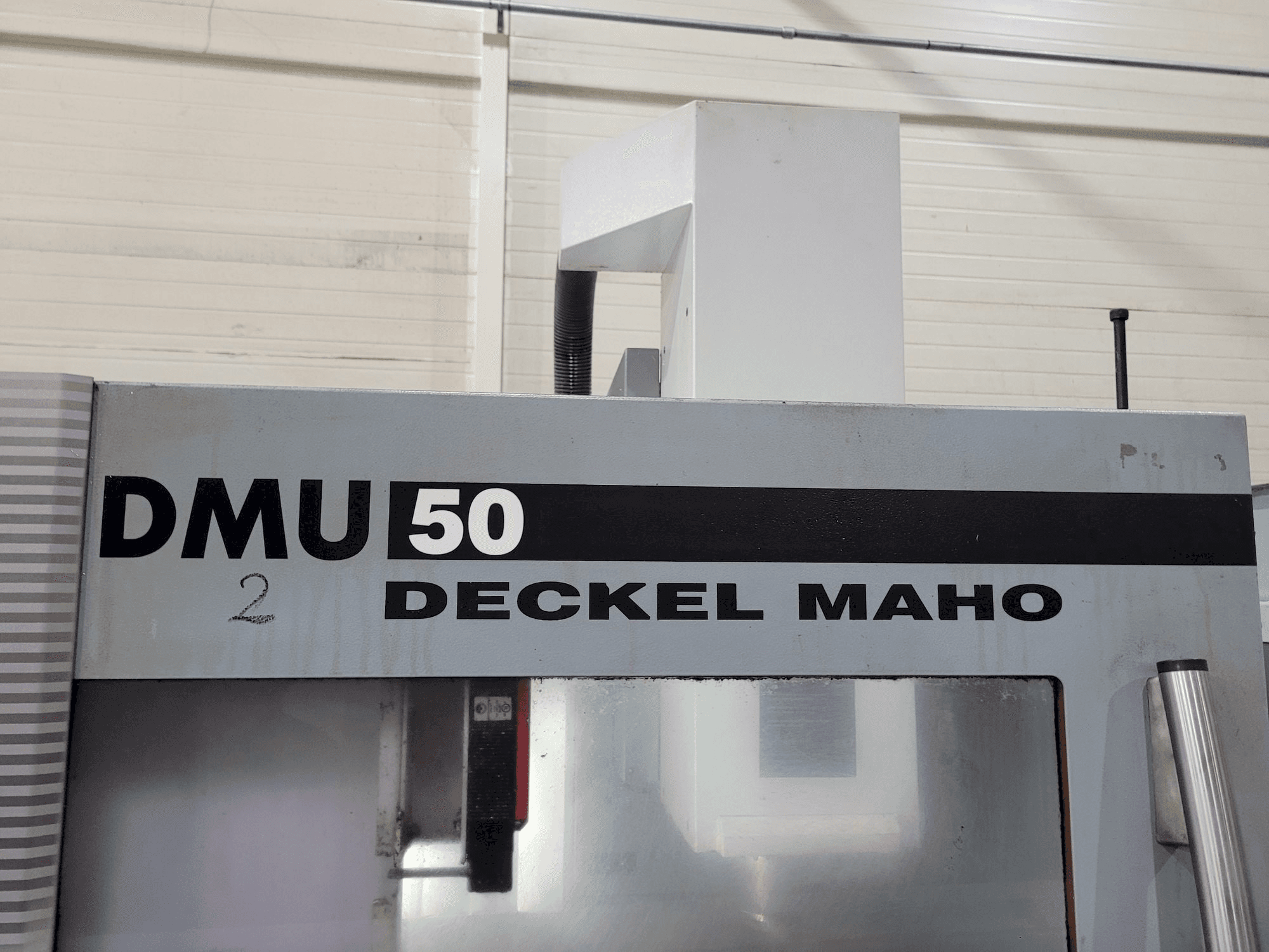 Vooraanzicht van DECKEL MAHO DMU 50 machine
