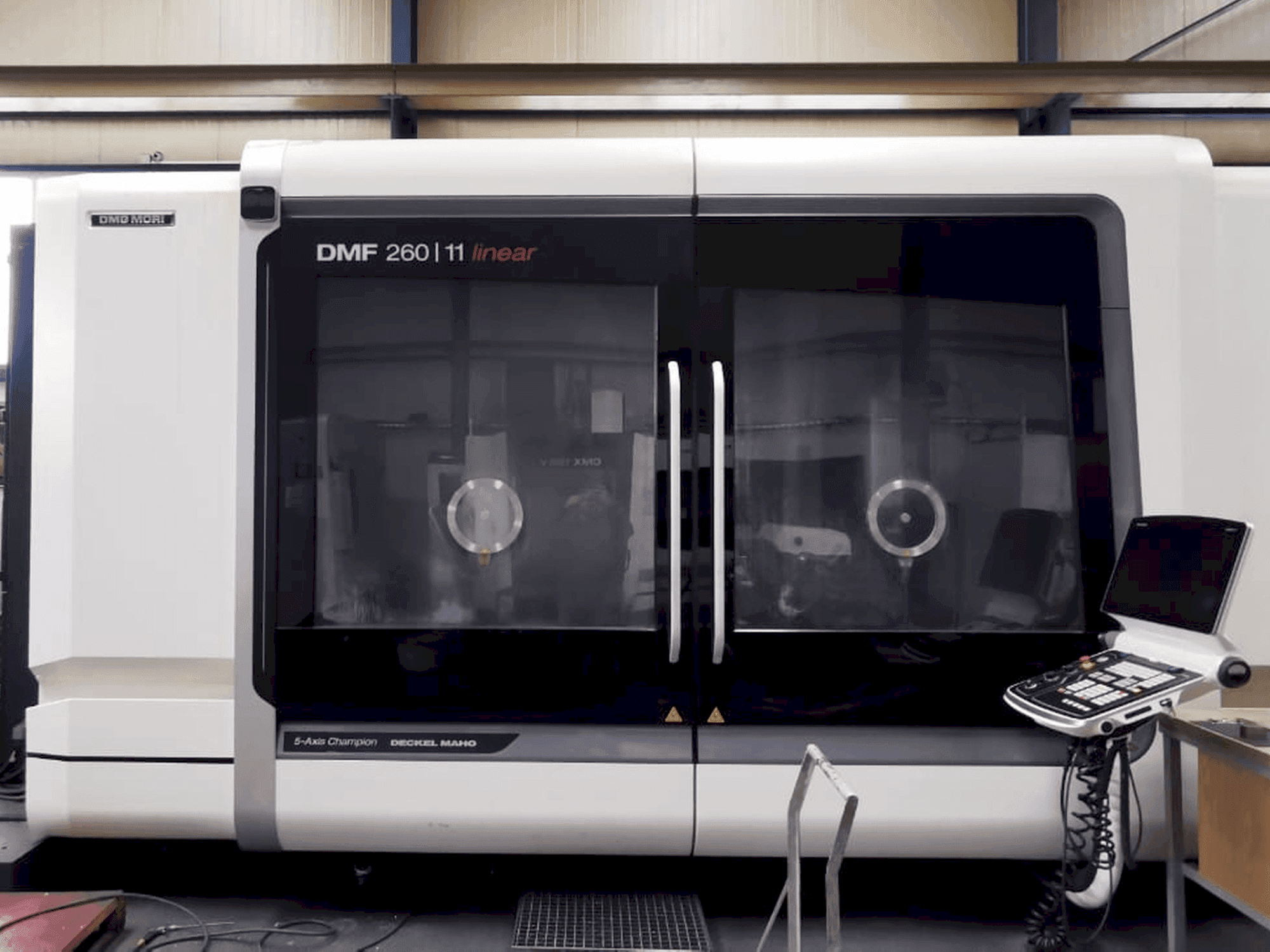 Vooraanzicht van DMG DMF 260-11 Linear machine