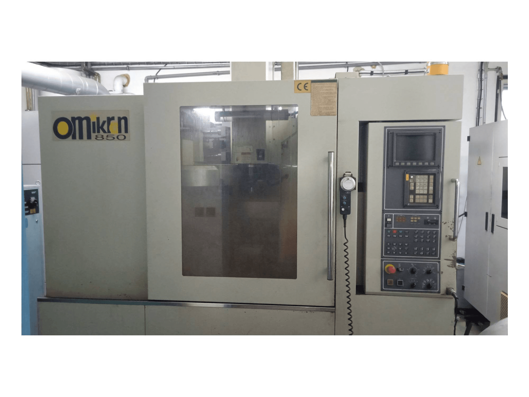 Vooraanzicht van Hartford Omikron 850 machine