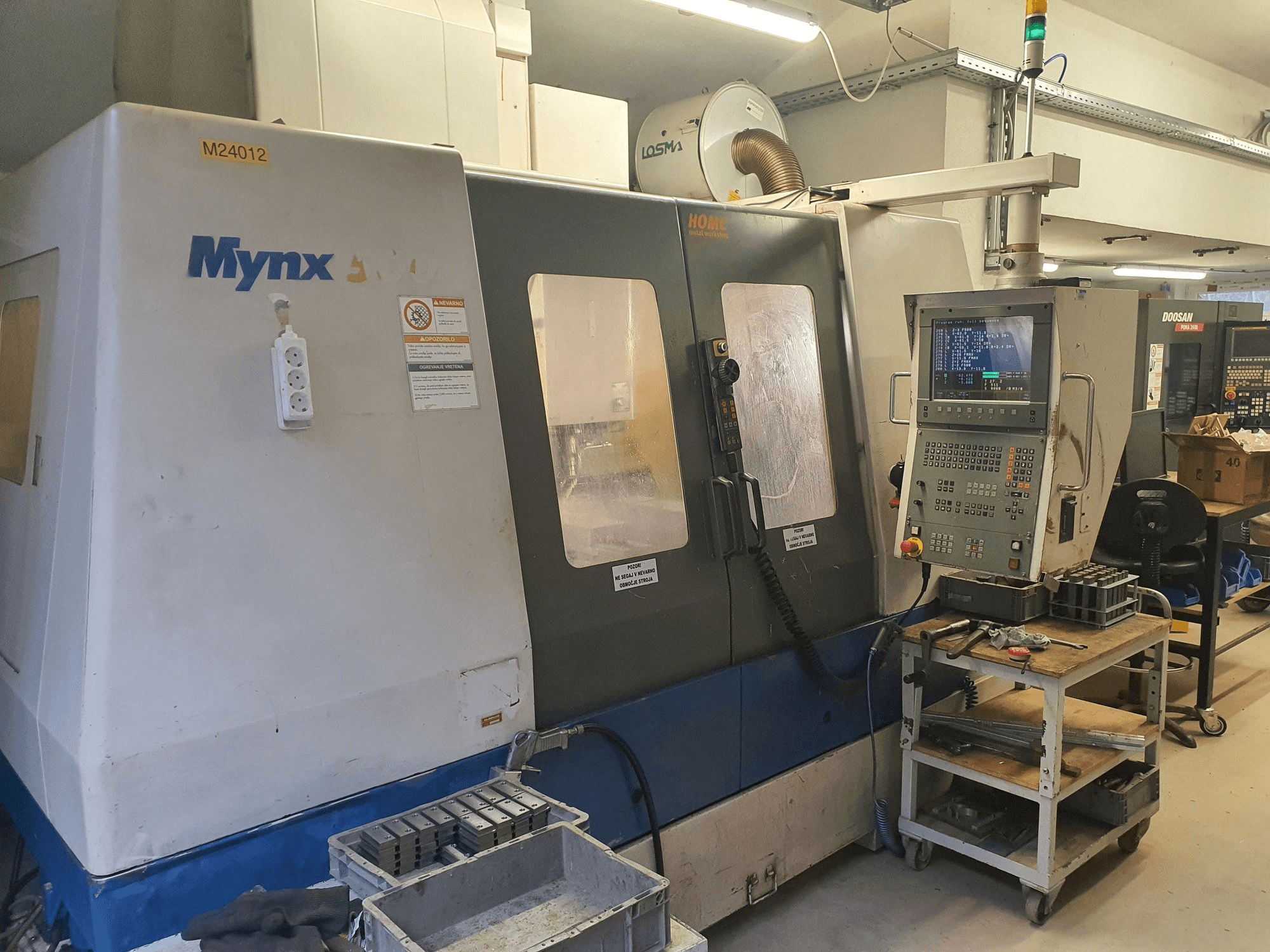 Vooraanzicht van DAEWOO Mynx 50 machine