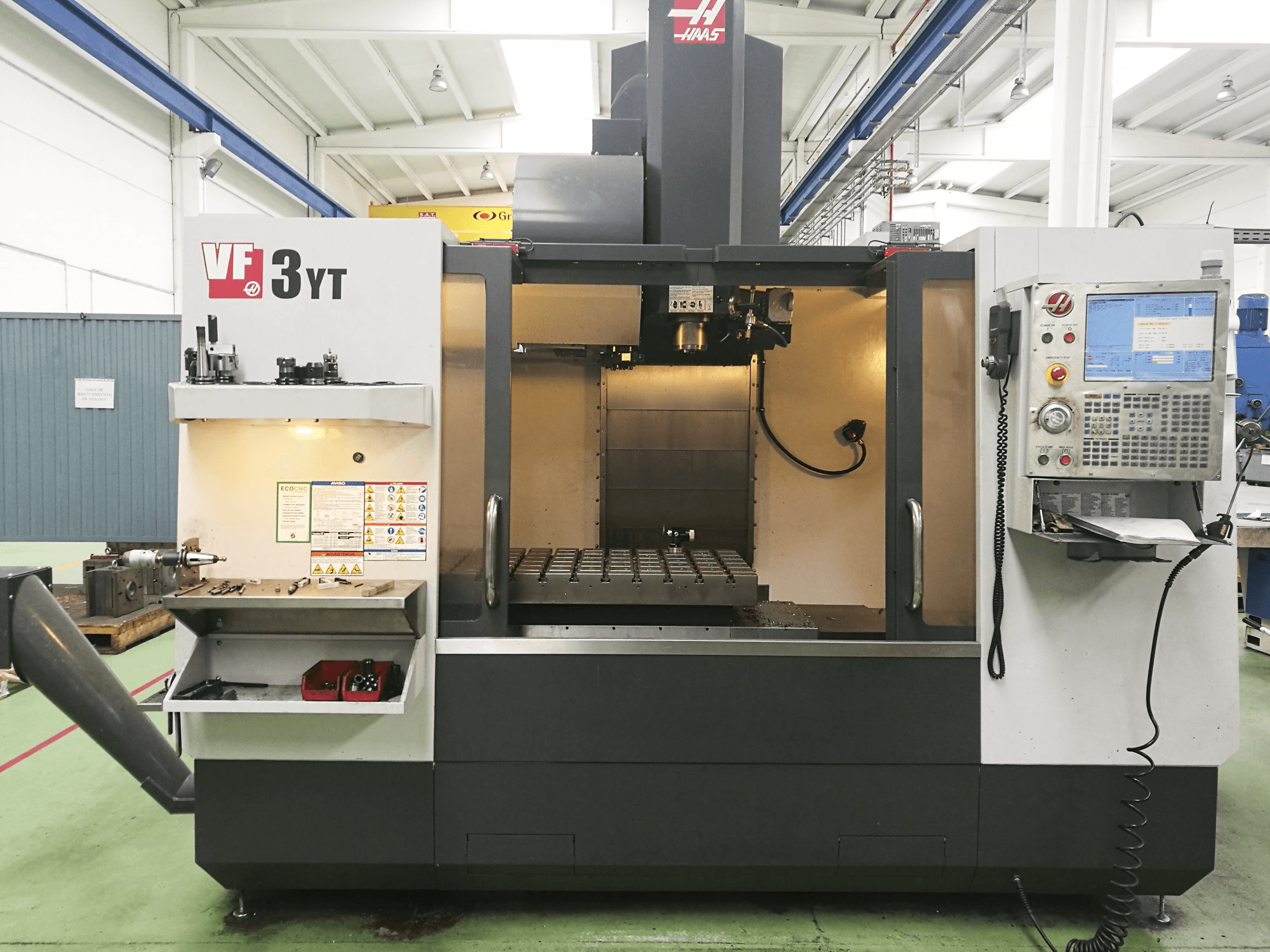 Vooraanzicht 2 van HAAS VF-3YT machine